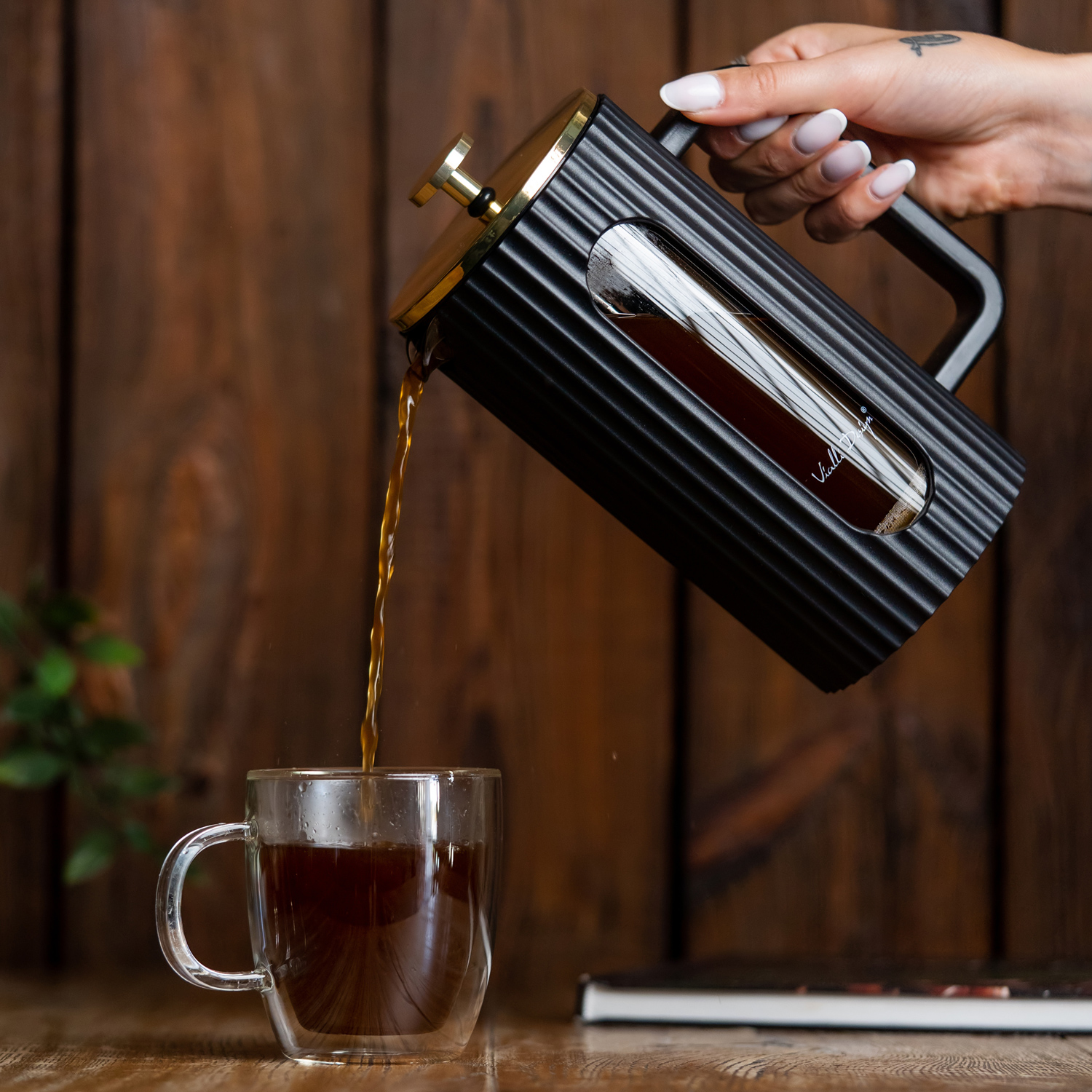 Vialli Design - french press szklany LIVIO 1l czarno-złoty