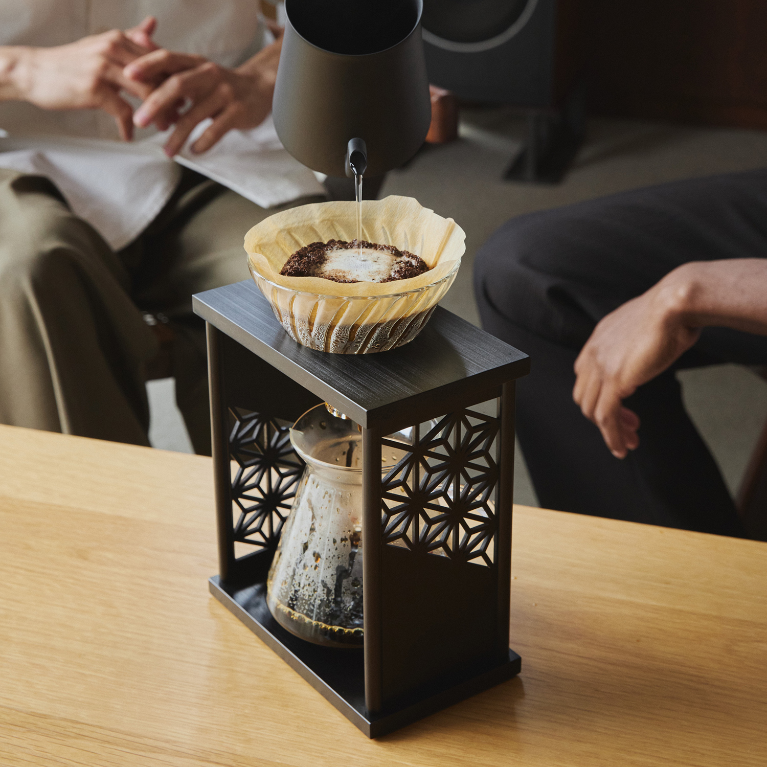 Hario - Drip Stand Set AYA - dripper ze stojakiem czarny
