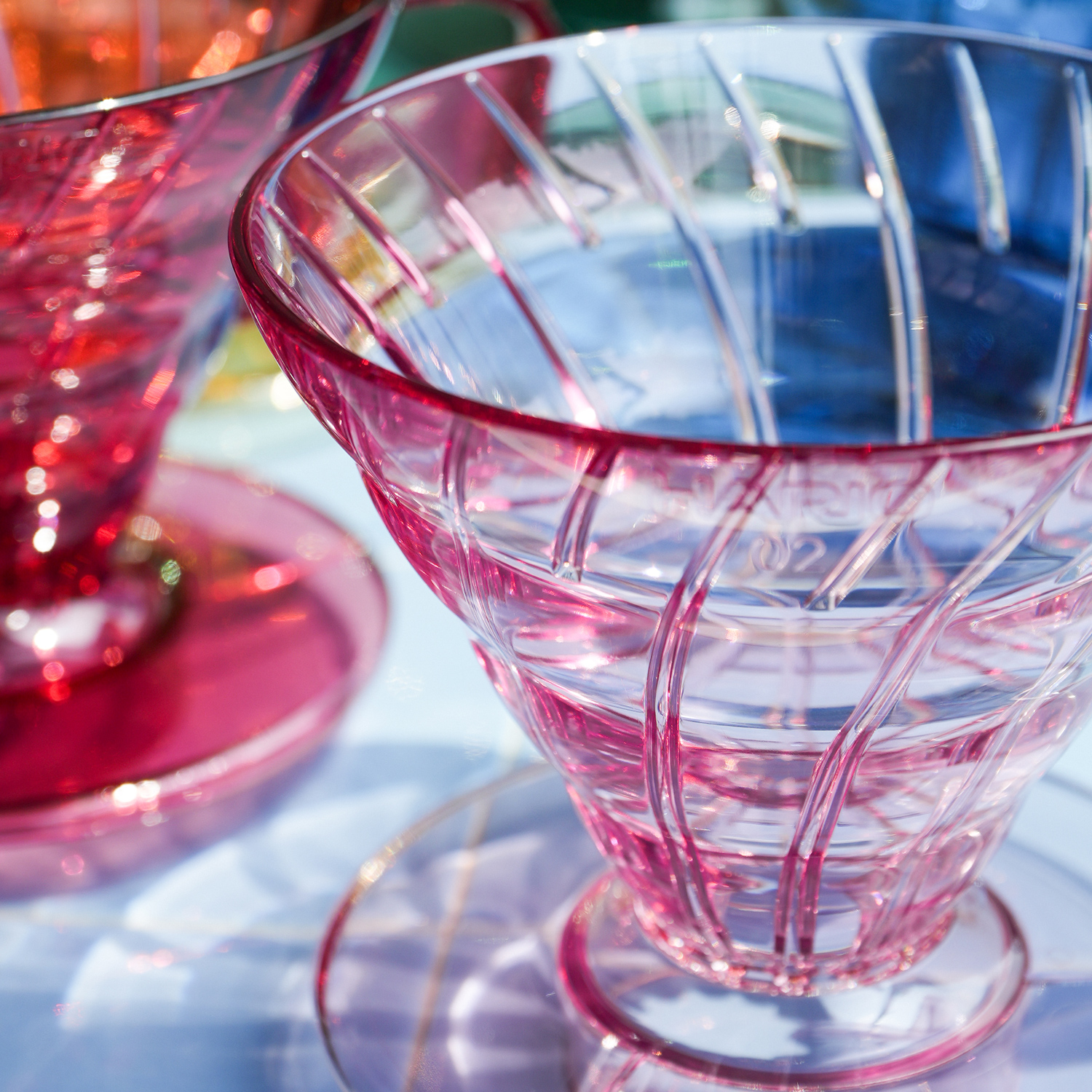 Hario - Dripper plastikowy V60-02 Sakura Pink różowy