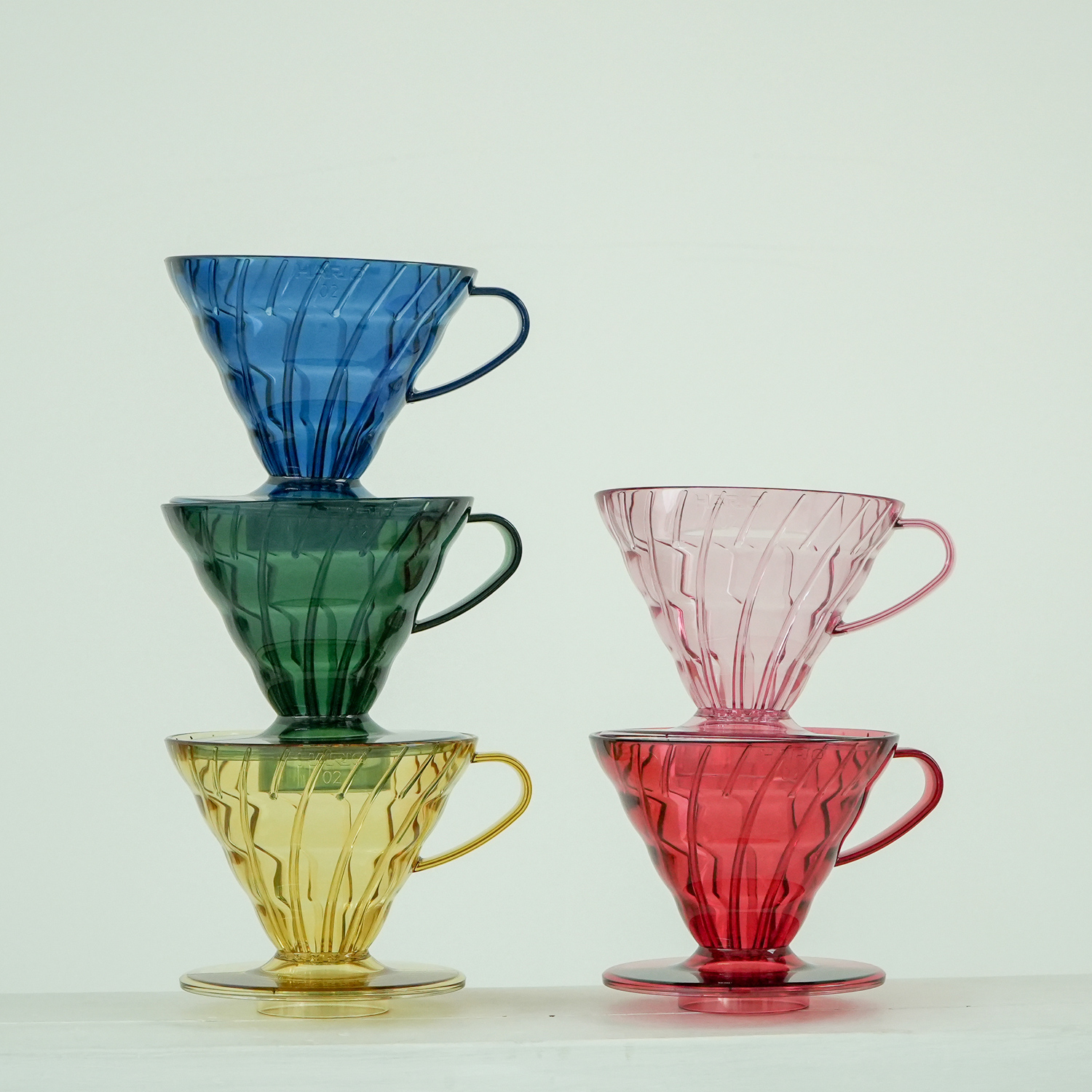 Hario - Dripper plastikowy V60-02 Sakura Pink różowy