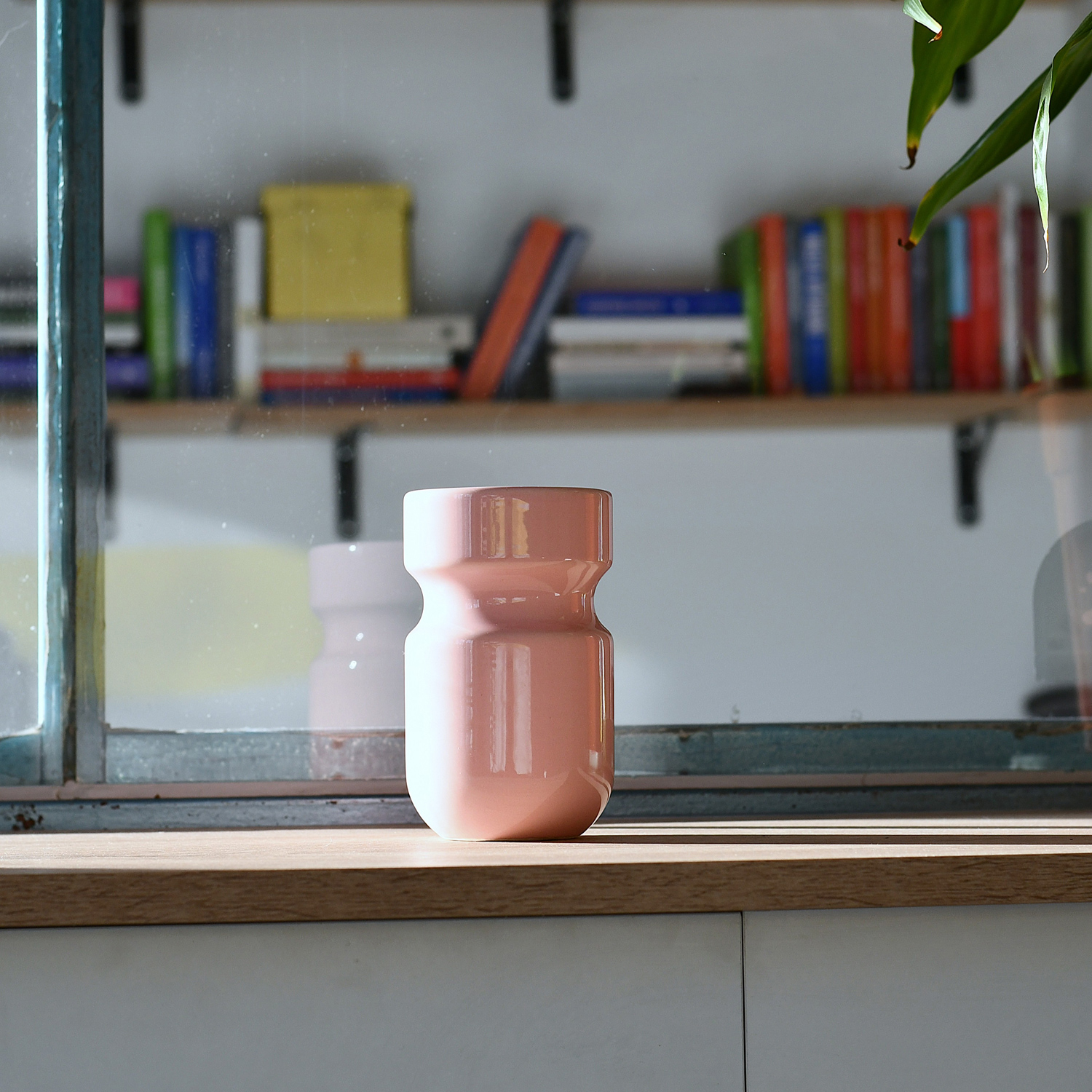 NOT.BAD x Coffeedesk - kubek ceramiczny BAD DOSE różowy 450 ml
