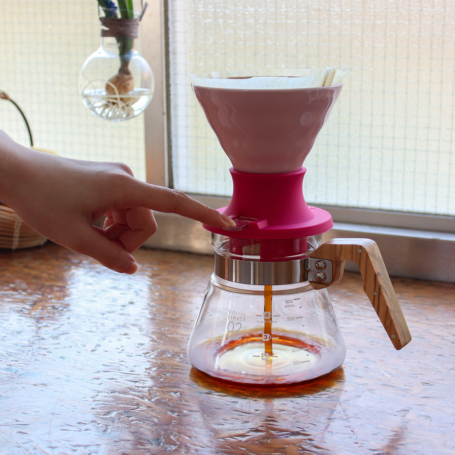 Hario - Immersion Switch Berry Pink Ceramic Coffee Dripper + Filters