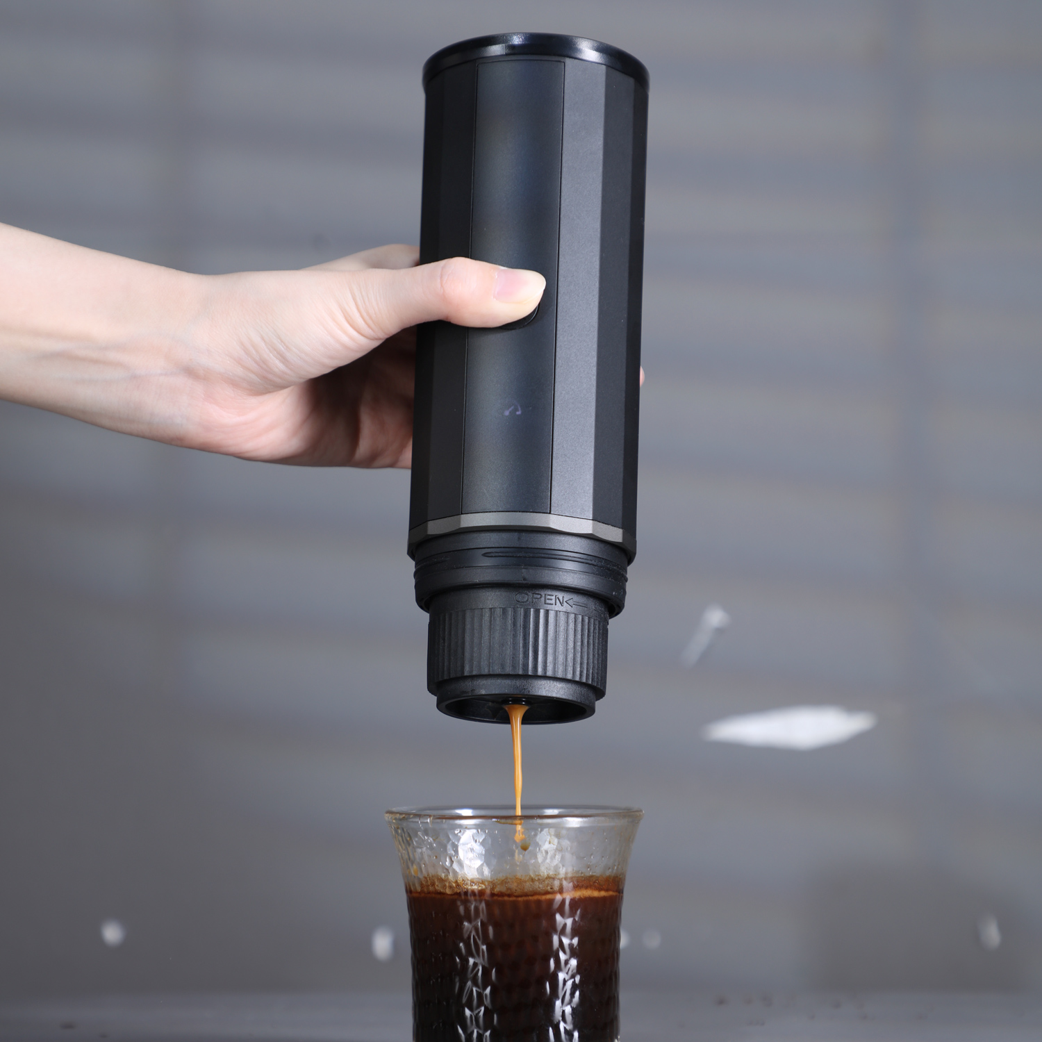 zeroHero - Ekspres przenośny do espresso Heropresso Heated Edition czarny