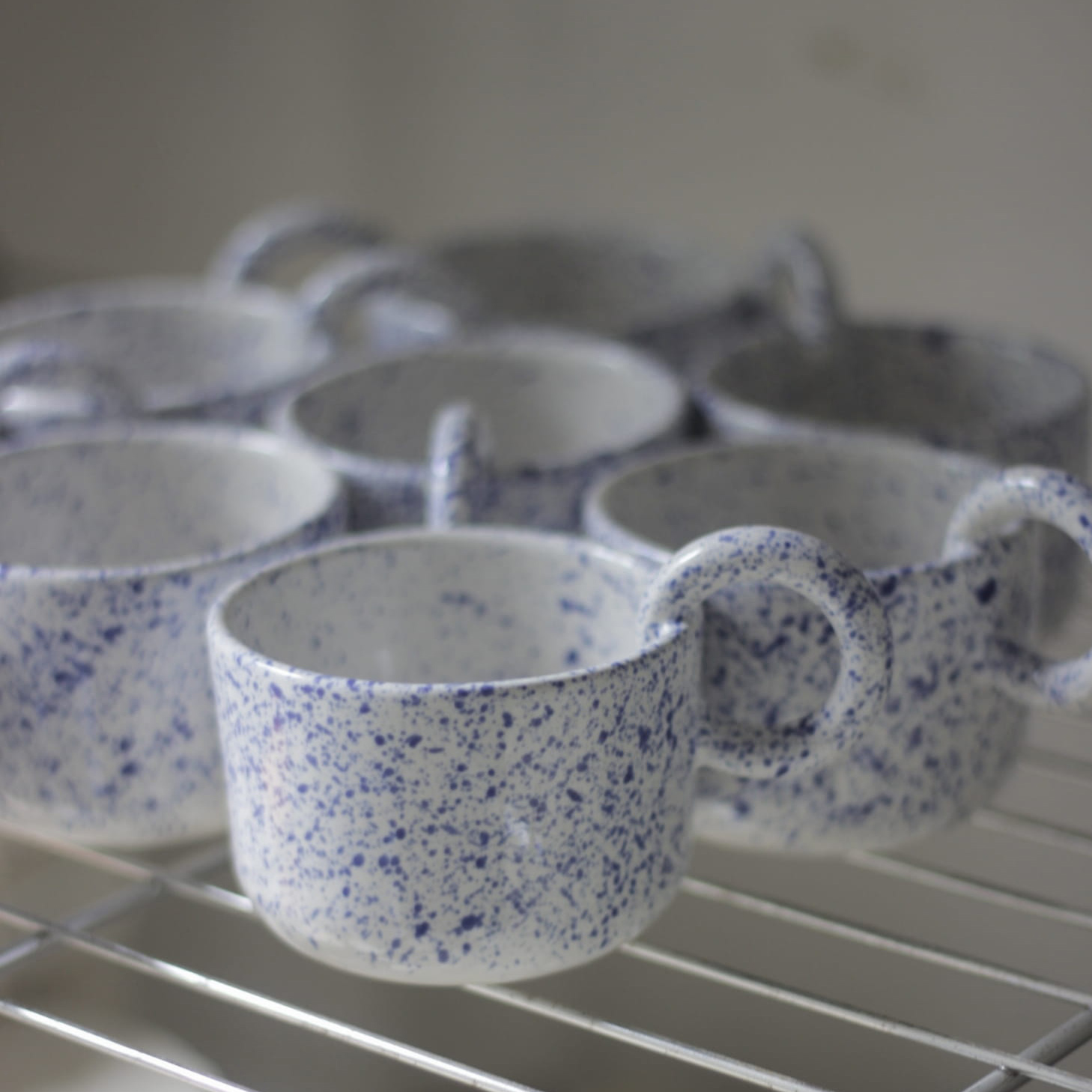 Ceramics 36 - Filiżanka ceramiczna 365 200ml mocno nakrapiana