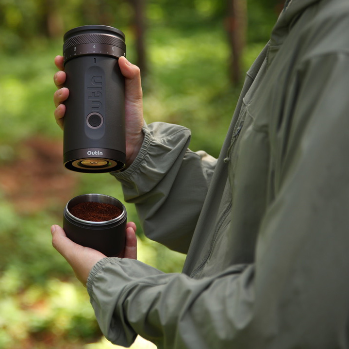 Outin - Fino grinder - Młynek automatyczny - Biały