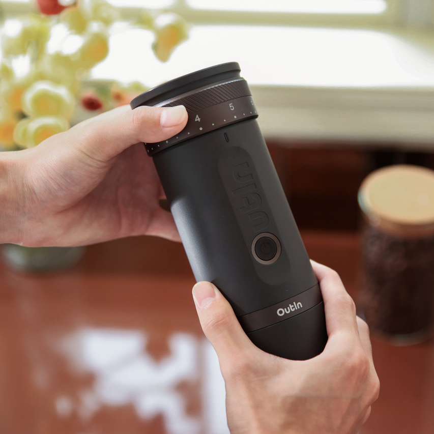 Outin - Fino grinder - Młynek automatyczny - Biały