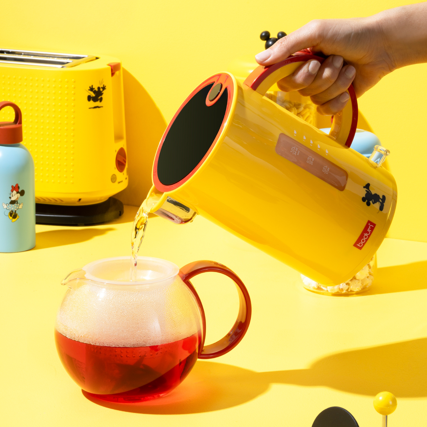 Bodum x MoMa - Czajnik elektryczny Ettore Disney Mickey Żółty 1l