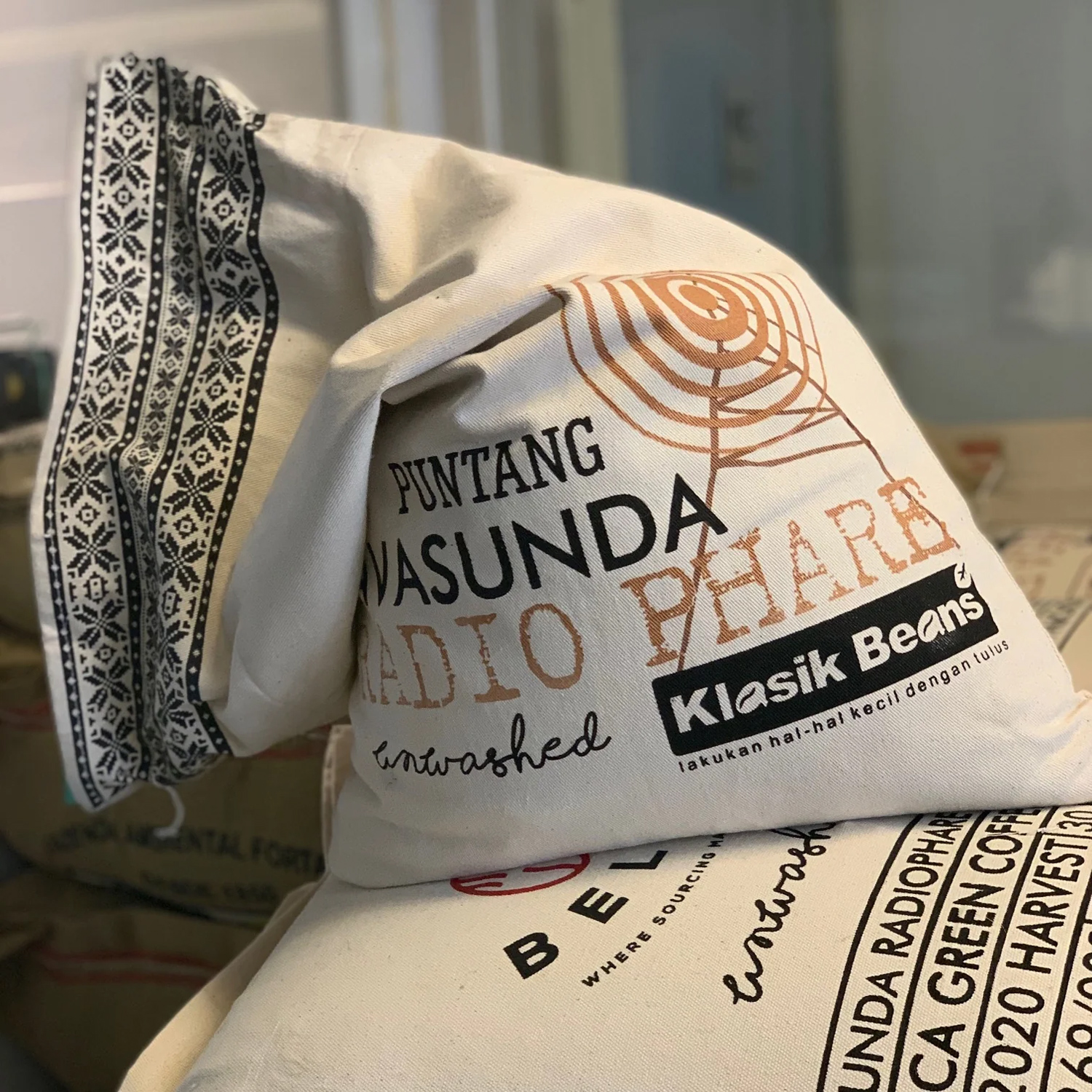 The Barn - kawa ziarnista Indonezja West Java Radiophare Natural Filter 250g