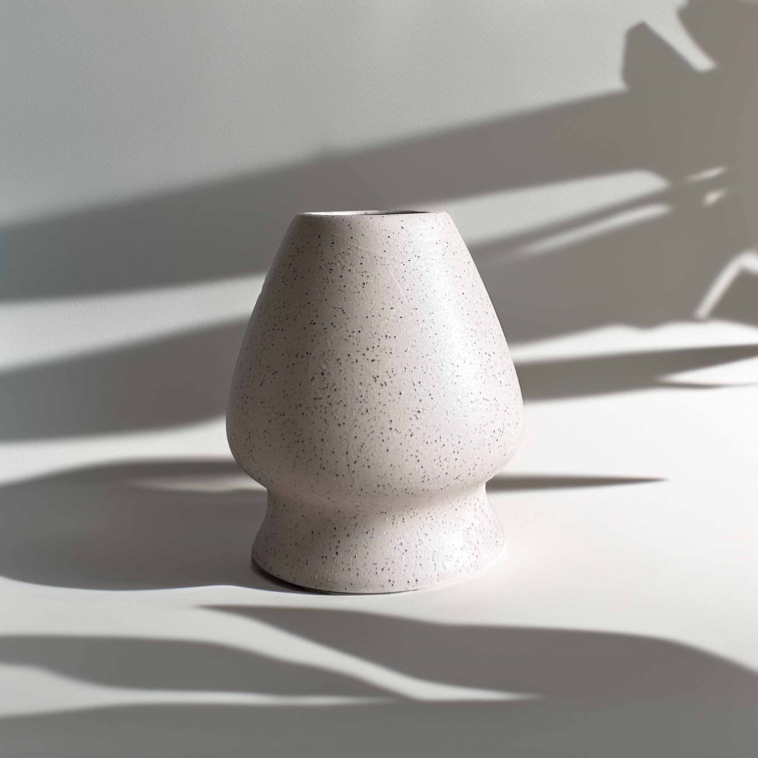 Brown House & Tea - Matcha Chasen Stand - Beige