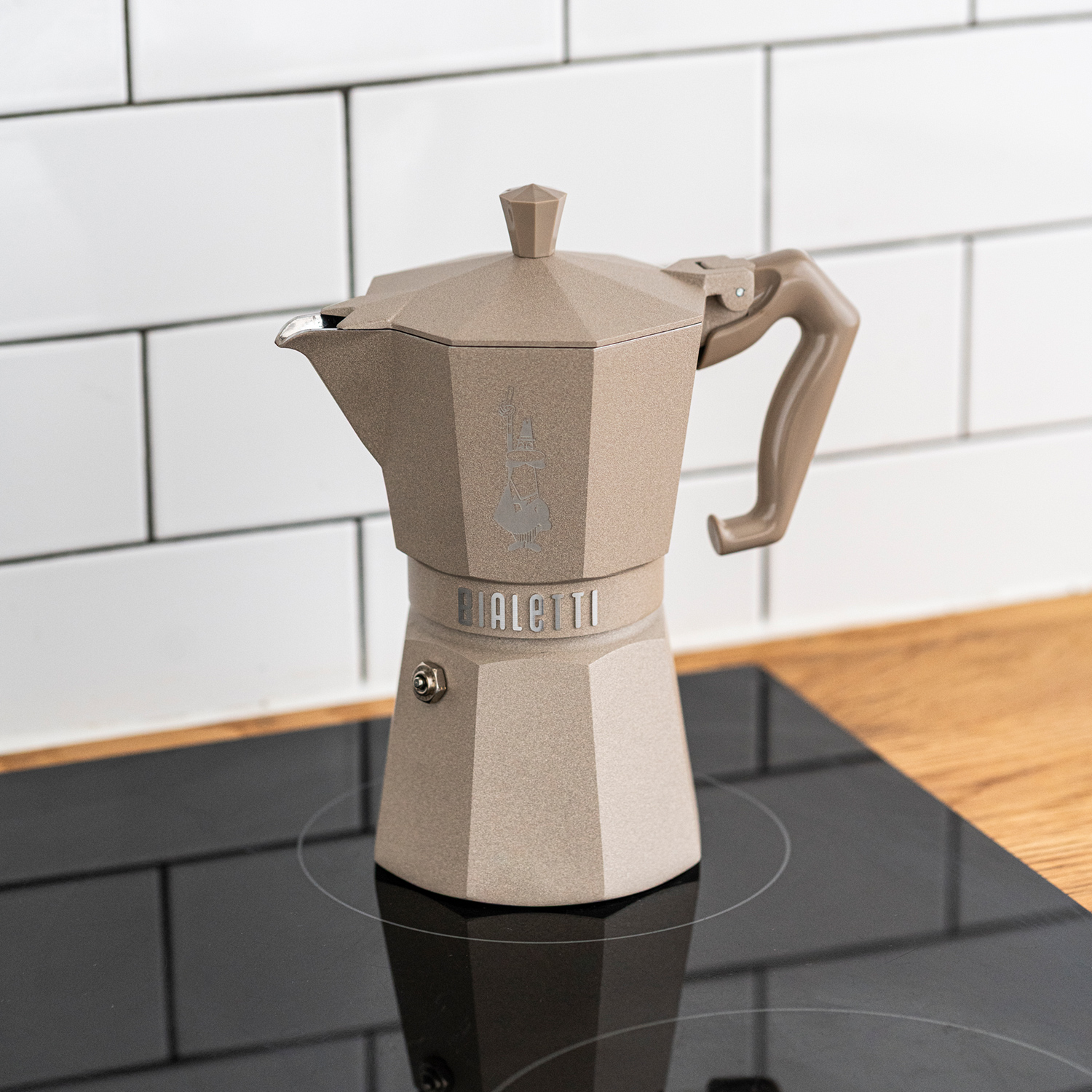 Bialetti - Exclusive - kawiarka Moka Octagonal Induction piaskowa 6tz
