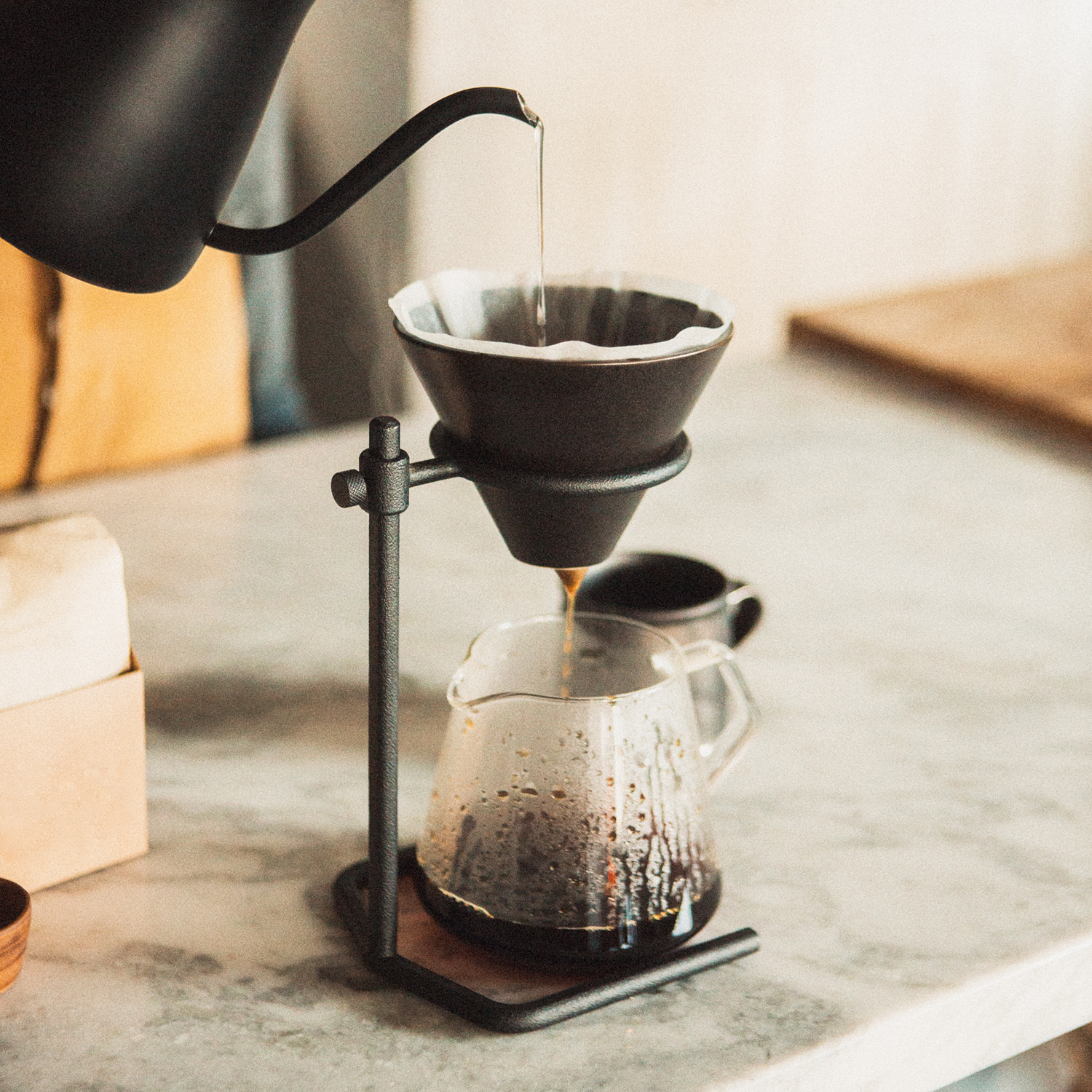 KINTO - SCS-S04 - Dripper ceramiczny 4 filiżanki + stacja + serwer 700ml + miarka + filtry