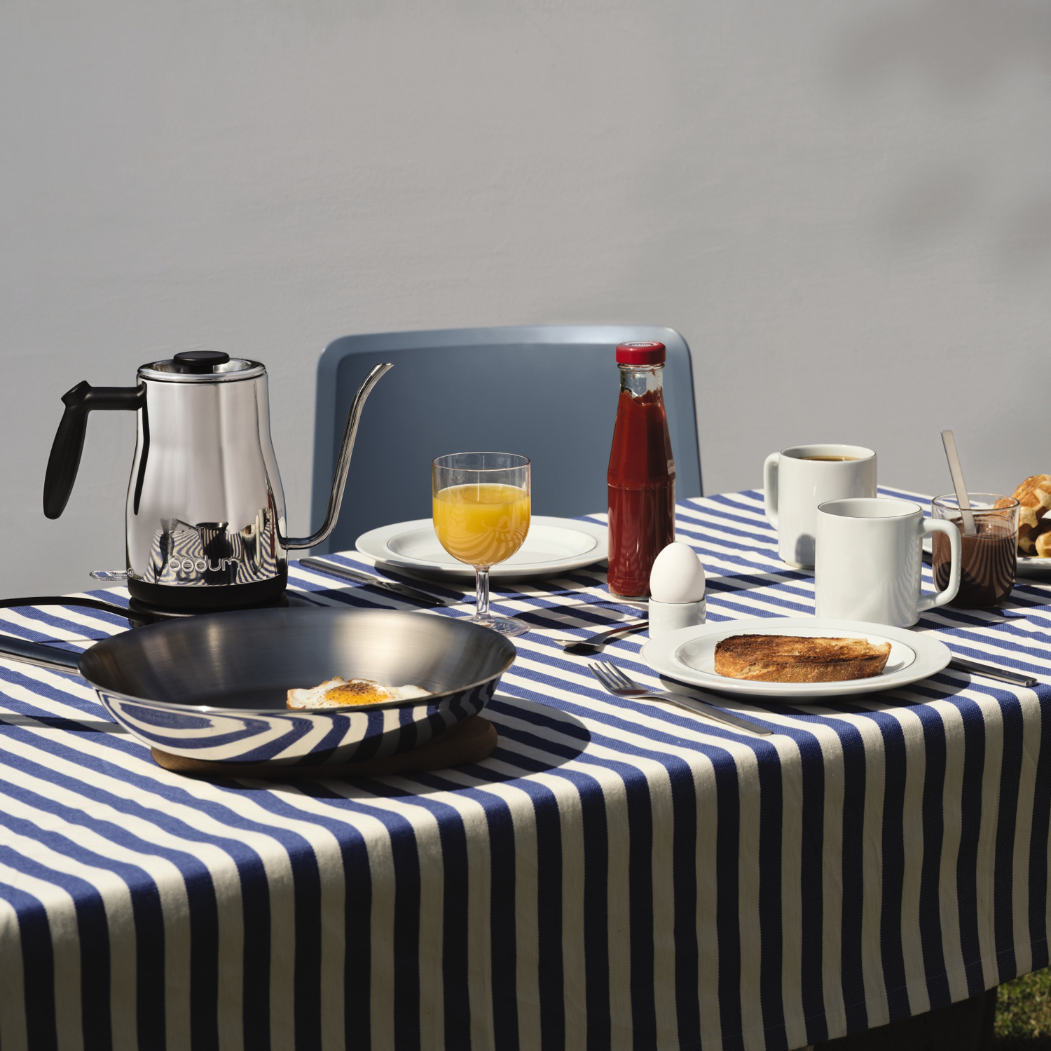 Bodum - Czajnik z wylewką Bistro Chrome 1l
