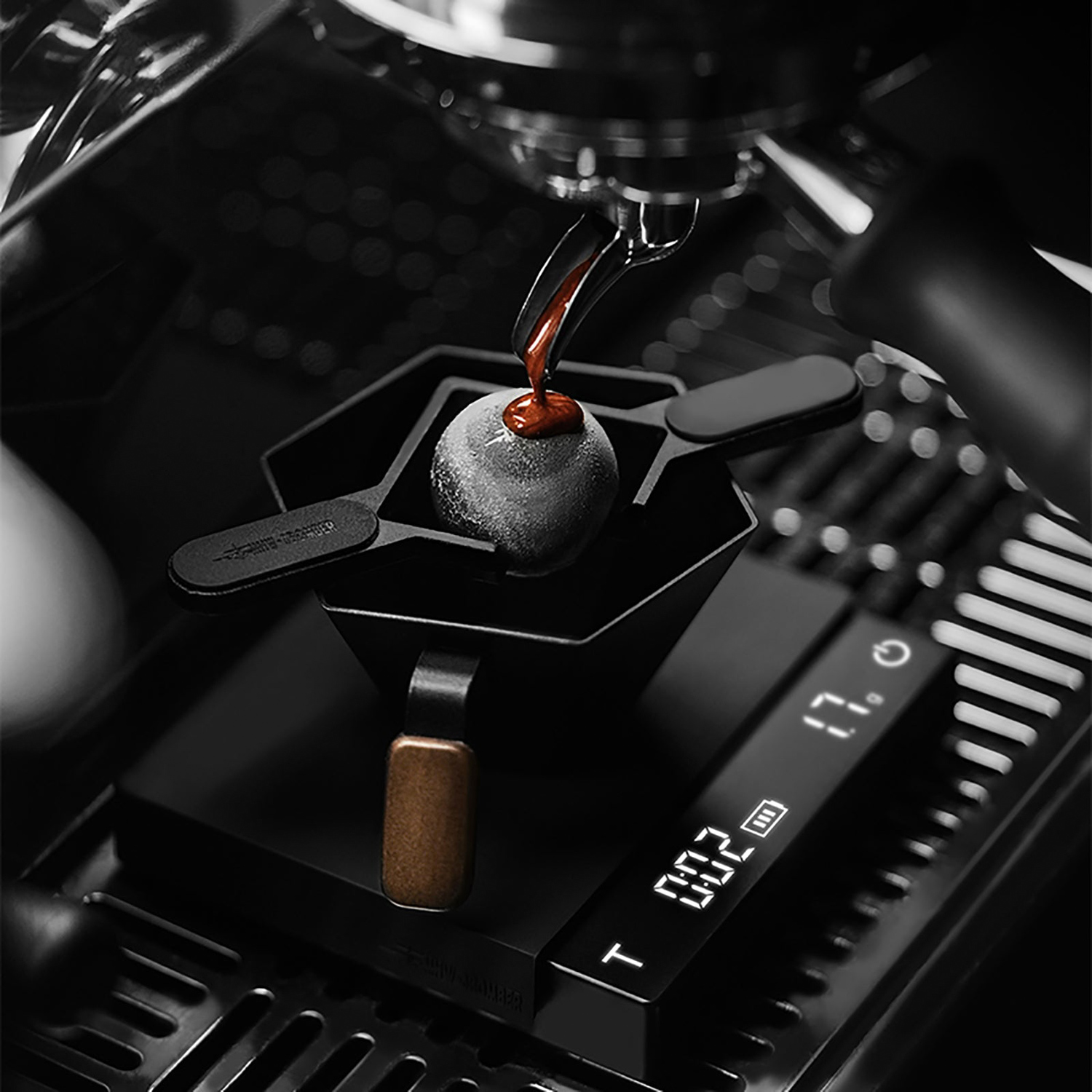 MHW-3BOMBER - Stojak chłodzący do espresso czarny 