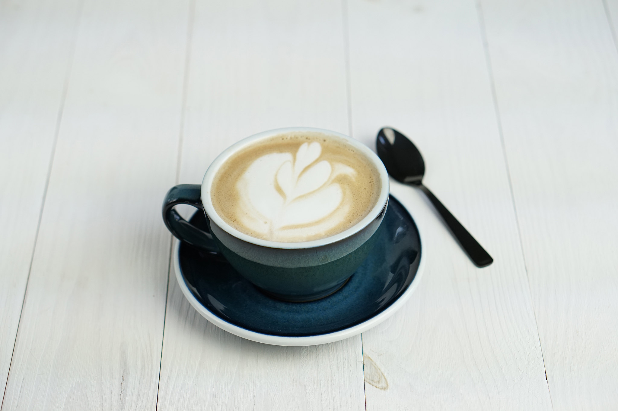 Najlepsza kawa do cappuccino – jak wybrać ziarna, które stworzą idealny smak?