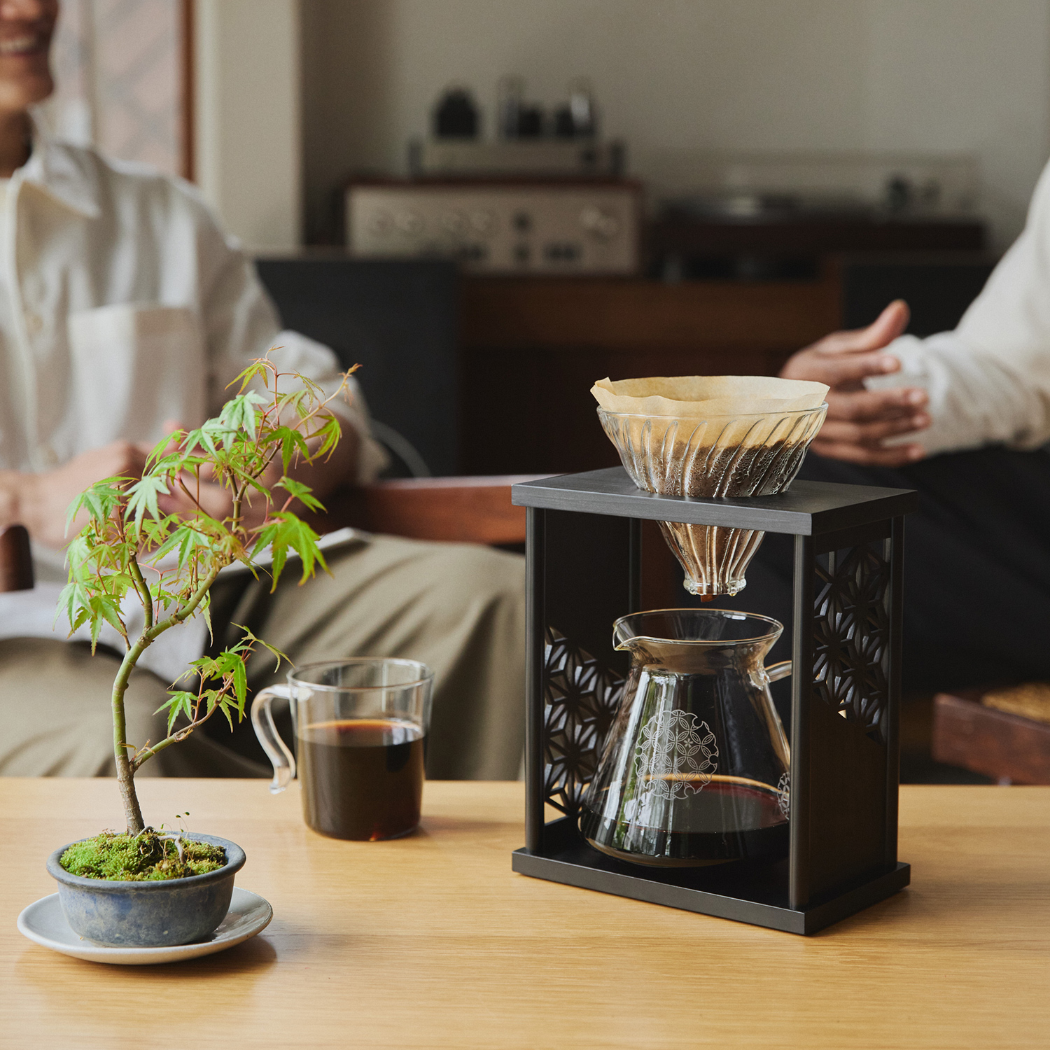 Hario - Drip Stand Set AYA - dripper ze stojakiem czarny