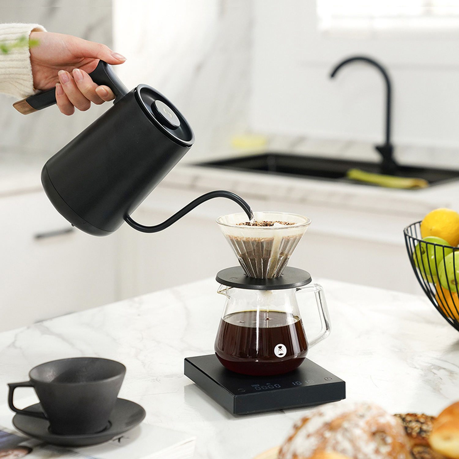 Timemore - Fish Smart Electric Pour Over Kettle Black 600ml