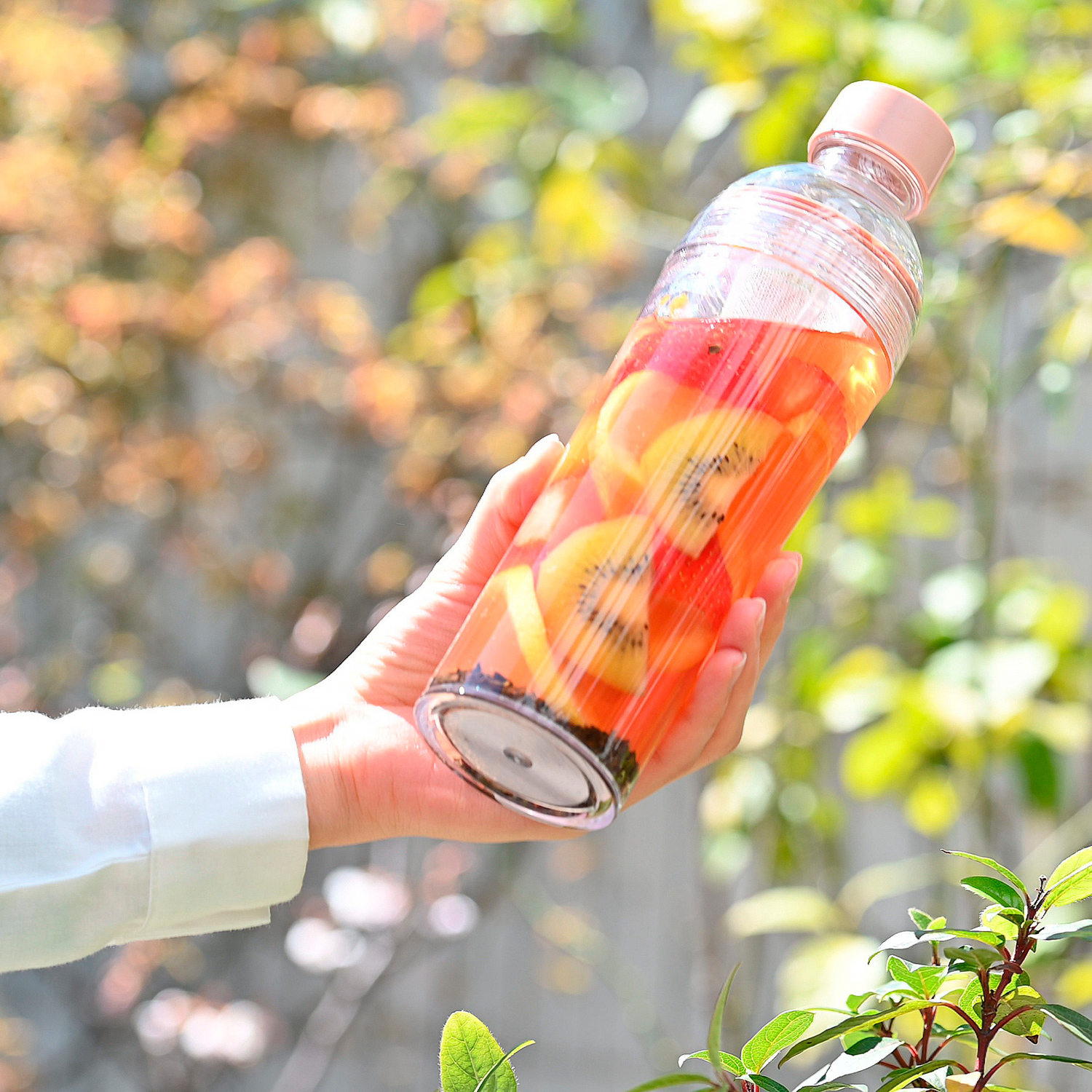 Hario - butelka do matchy plastikowa 400ml - jasny róż
