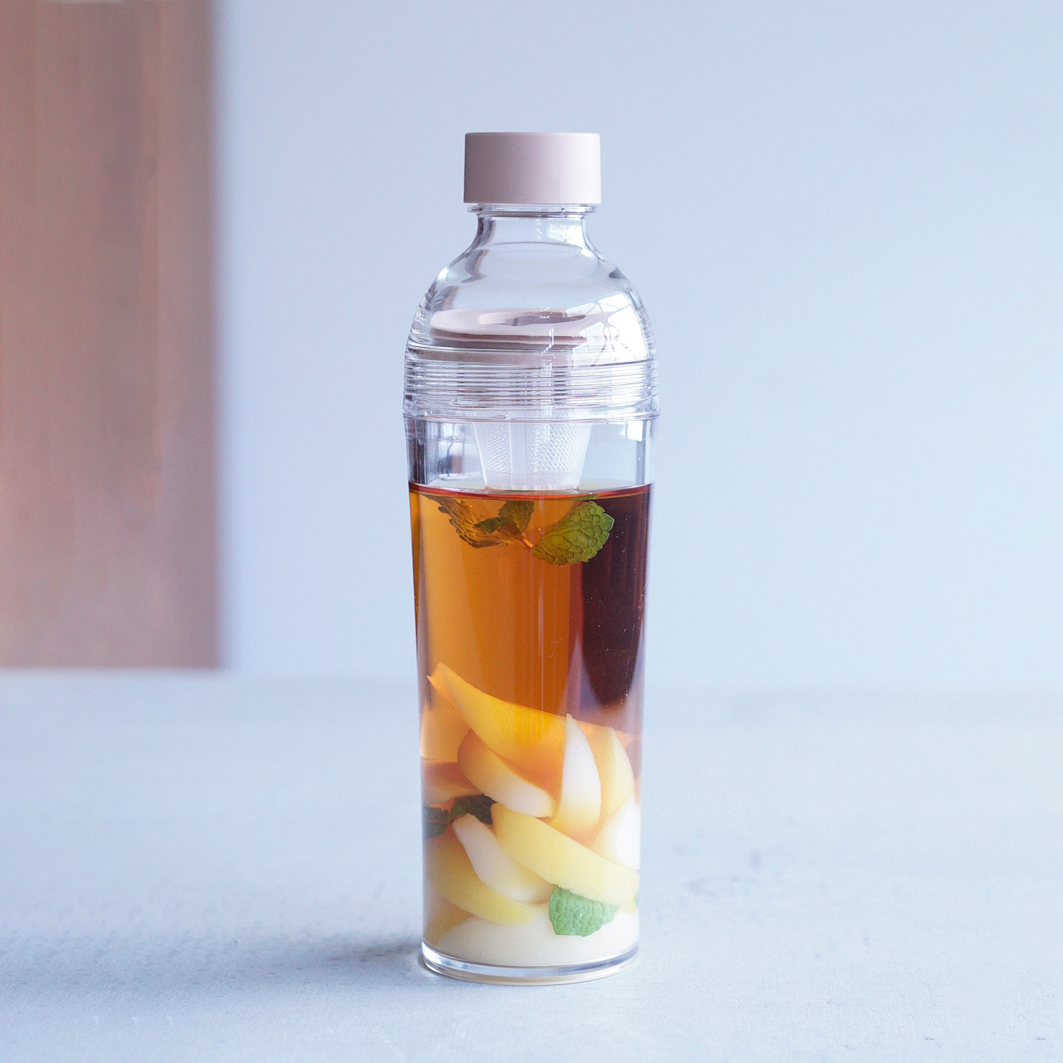 Hario - butelka do matchy plastikowa 400ml - jasny róż