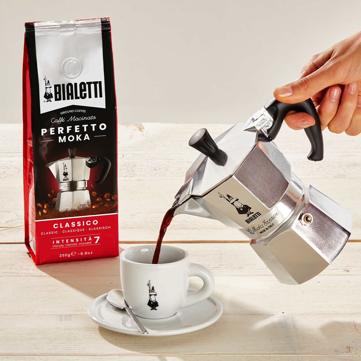 Bialetti Set: Moka Express 6tz + Perfetto Moka Classico Coffee 250g