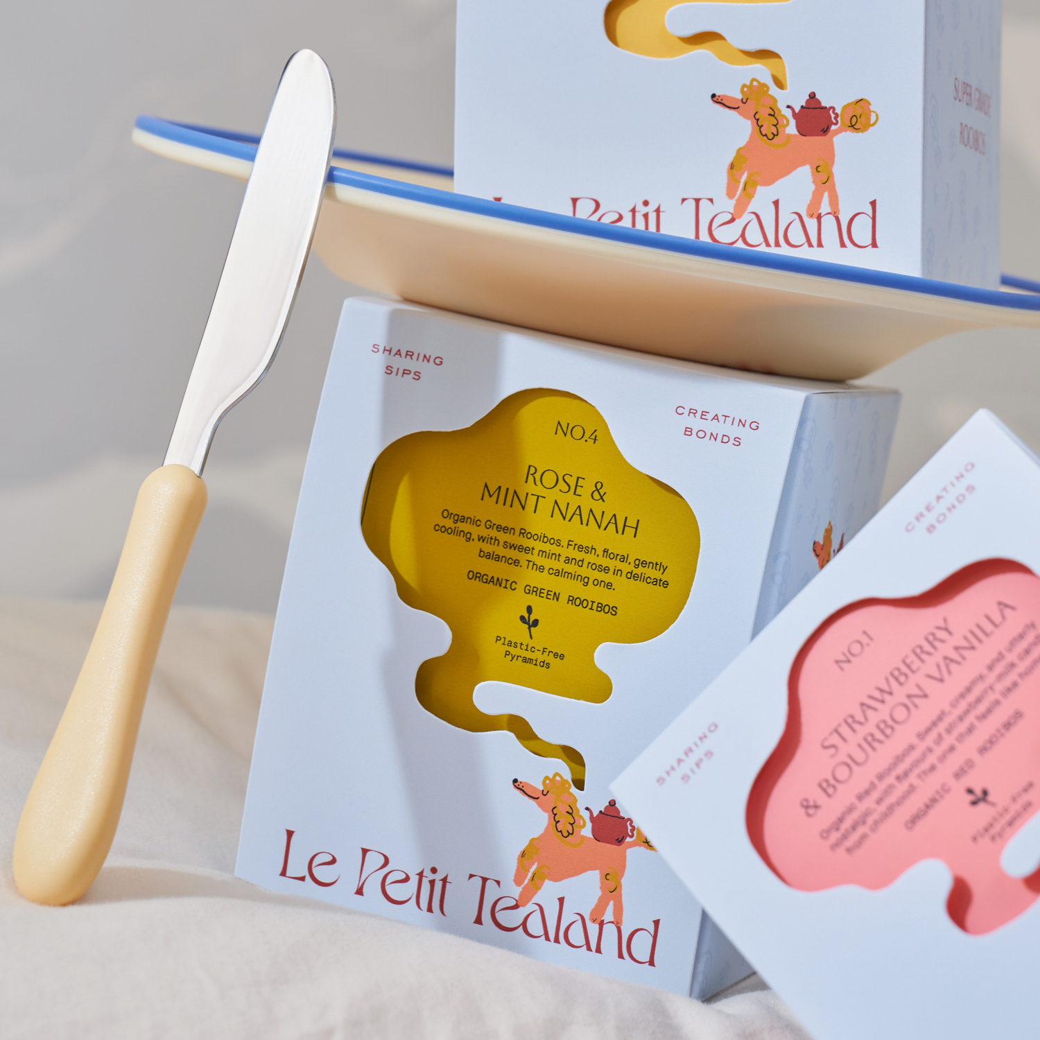 Le Petit Tealand - herbatka rooibos o smaku miętowo-truskawkowym z miętą Nana i płatkami róży EKO 36 g