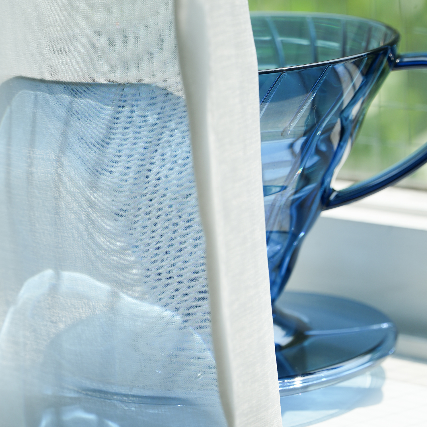Hario - Dripper plastikowy V60-02 Aizome Blue niebieski