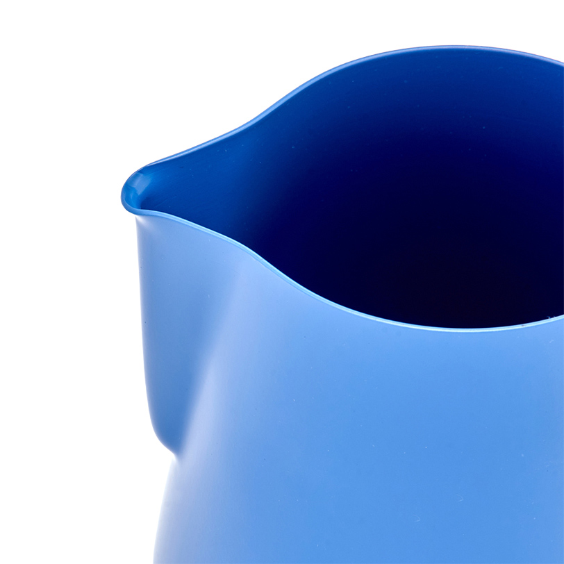 Rhino Coffee Gear Barista Milk Pitcher - dzbanek niebieski 600 ml