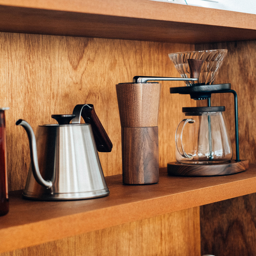 Hario - Drip Kettle Walnut 600ml