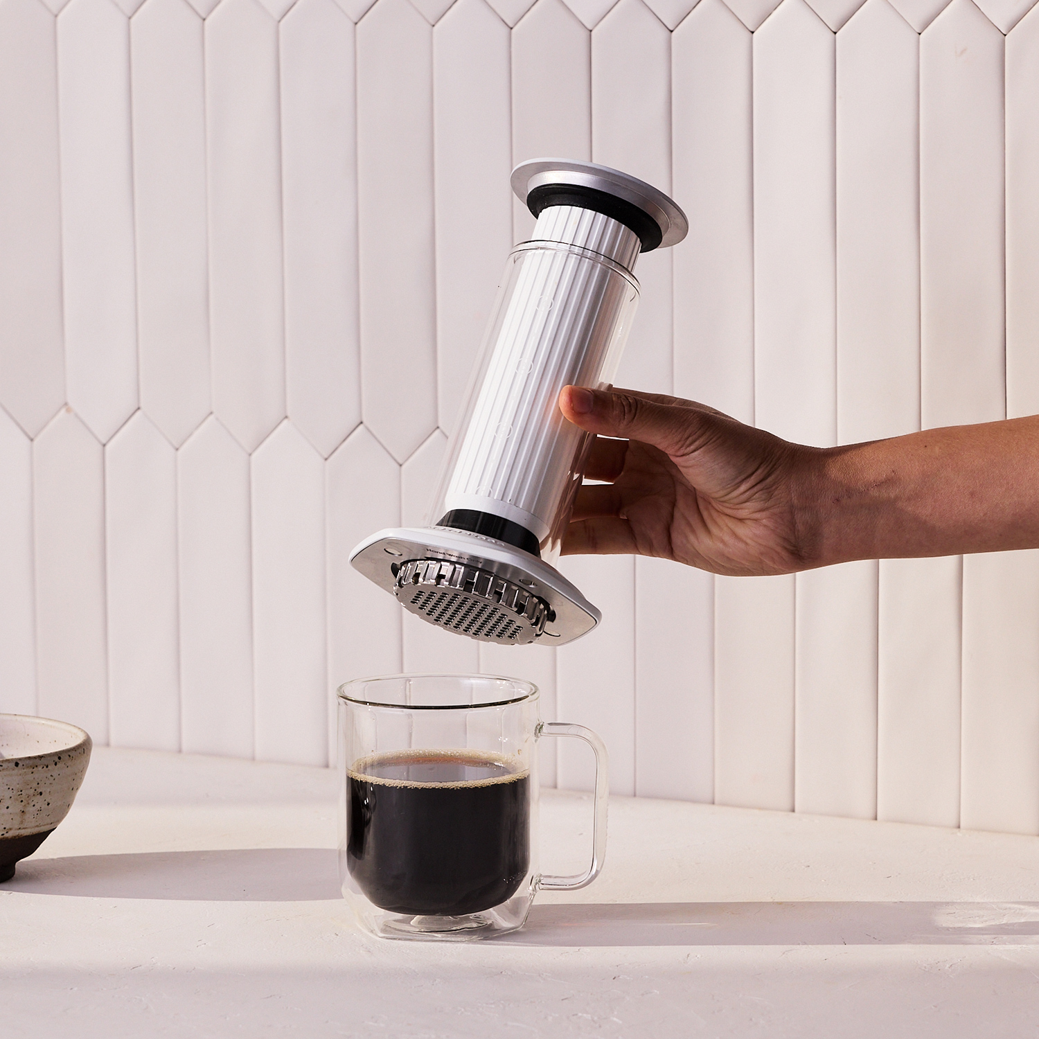 AeroPress Premium - Glass Coffe Maker White
