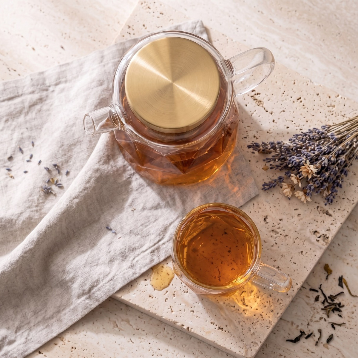 Vialli Design - Zaparzacz do herbaty Geo Gold 1300 ml
