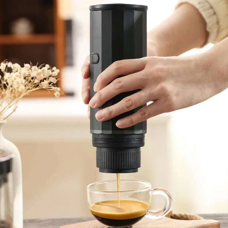 zeroHero - Ekspres przenośny do espresso Heropresso Heated Edition czarny